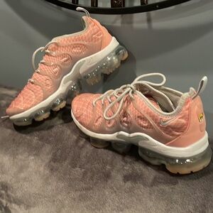 Nike air vapormax plus women’s size 7.5